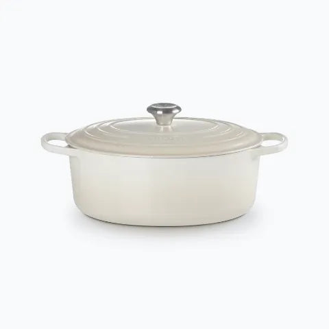 Oval casserole in Meringue