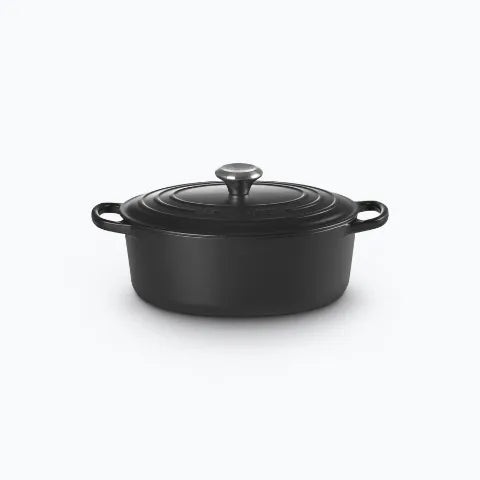 Oval casserole in Satin Black