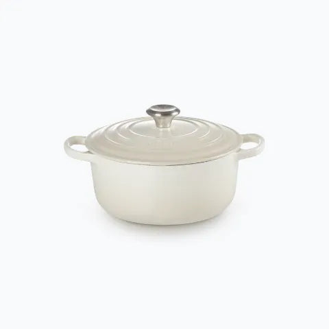 Round casserole in Meringue
